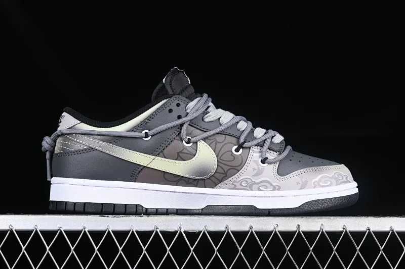All categories Nk SB Dunk Series Nk SB Dunk Low Low-top sneakers Nk SB Dunk Low Lot "Tide" Panda Prank-Moon Tie Rope SB Dunk Series low-top casual sports skateboard shoes FD1232-001